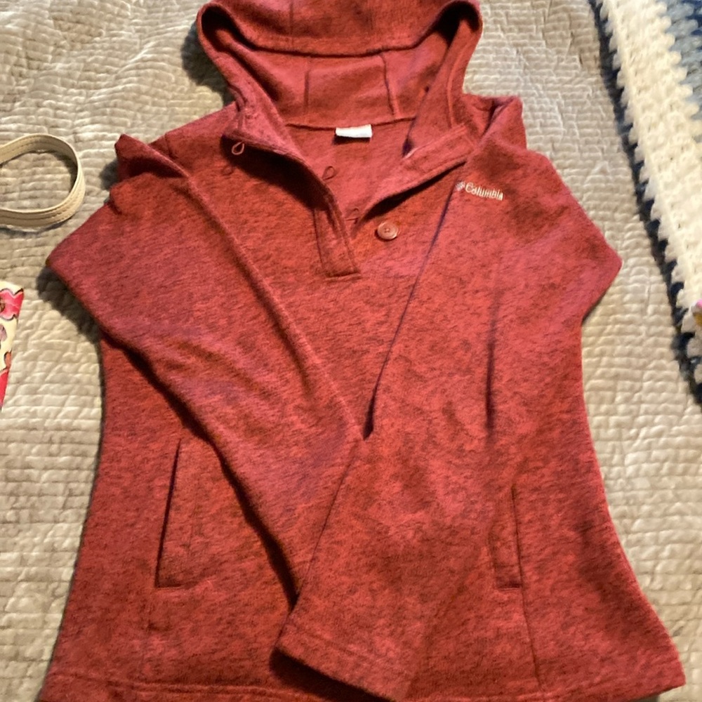Columbia sweater